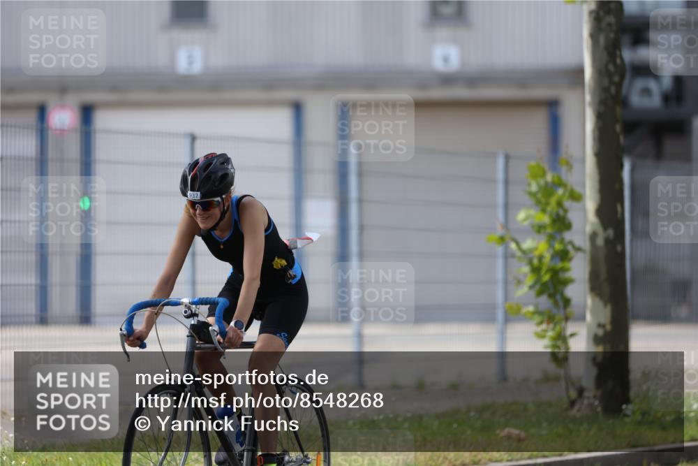 10.08.2025 - GEWOBA Citytriathlon Bremen Yannick Fuchs http://msf.ph/oto/8548268 10.08.2025 13:11:45 Radfahren 604, 635, 667, 750, 894, 933, 937, 966, 1017, 1032 meine-sportfotos.de