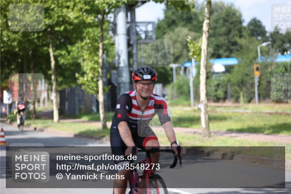10.08.2025 - GEWOBA Citytriathlon Bremen Yannick Fuchs http://msf.ph/oto/8548273 10.08.2025 12:13:38 Radfahren 552, 612, 621, 649, 664, 770, 774, 776, 823, 916, 1017 meine-sportfotos.de