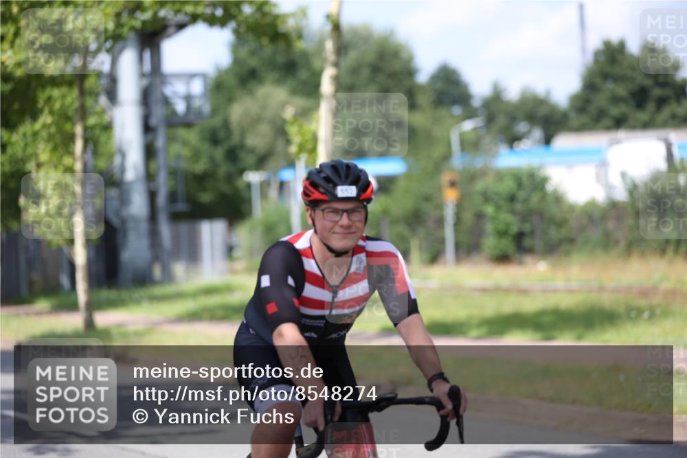 10.08.2025 - GEWOBA Citytriathlon Bremen Yannick Fuchs http://msf.ph/oto/8548274 10.08.2025 12:13:38 Radfahren 552, 612, 621, 649, 664, 770, 774, 776, 823, 916, 1017 meine-sportfotos.de