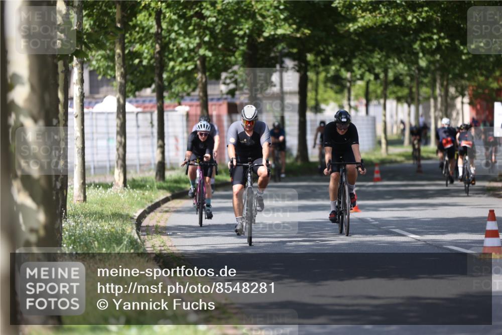 10.08.2025 - GEWOBA Citytriathlon Bremen Yannick Fuchs http://msf.ph/oto/8548281 10.08.2025 12:13:40 Radfahren 552, 568, 612, 621, 649, 664, 770, 776, 823, 916, 1017 meine-sportfotos.de