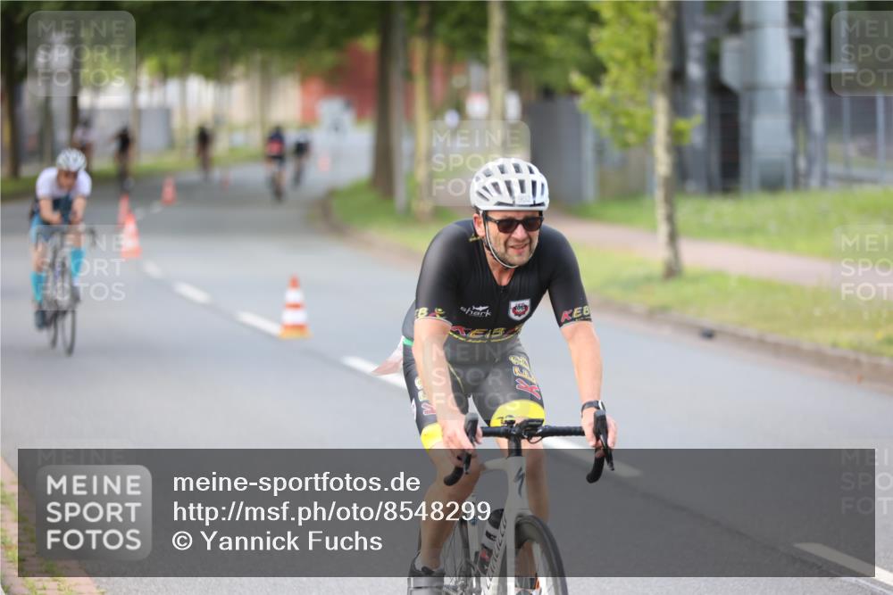 10.08.2025 - GEWOBA Citytriathlon Bremen Yannick Fuchs http://msf.ph/oto/8548299 10.08.2025 13:12:41 Radfahren 575, 582, 789, 895, 902, 924, 1028, 1035 meine-sportfotos.de