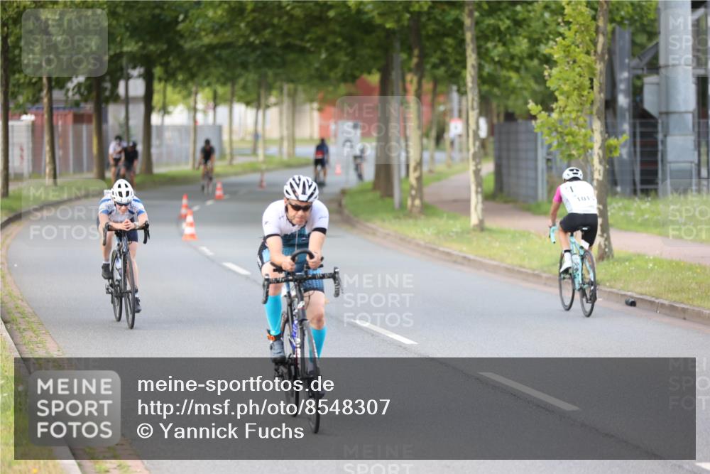 10.08.2025 - GEWOBA Citytriathlon Bremen Yannick Fuchs http://msf.ph/oto/8548307 10.08.2025 13:12:43 Radfahren 575, 582, 789, 895, 902, 924, 1028, 1035 meine-sportfotos.de