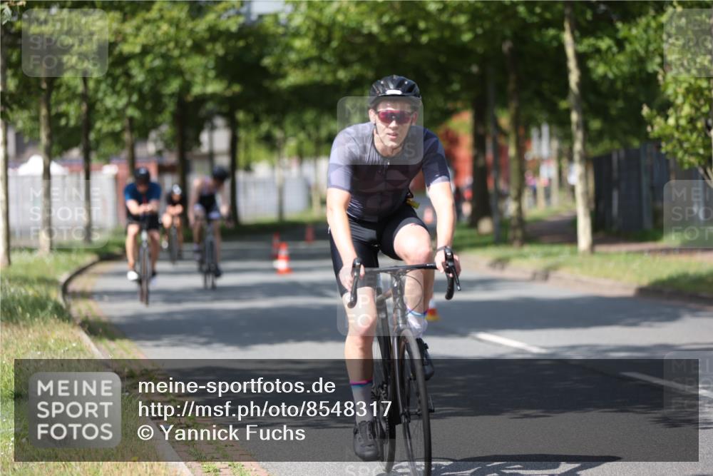 10.08.2025 - GEWOBA Citytriathlon Bremen Yannick Fuchs http://msf.ph/oto/8548317 10.08.2025 12:13:44 Radfahren 552, 568, 612, 621, 649, 664, 733, 770, 776, 823, 863, 916, 1017 meine-sportfotos.de