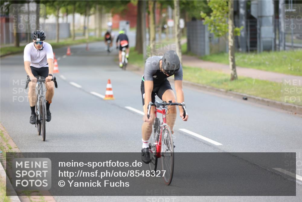 10.08.2025 - GEWOBA Citytriathlon Bremen Yannick Fuchs http://msf.ph/oto/8548327 10.08.2025 13:12:50 Radfahren 575, 582, 895, 902, 1028, 1035 meine-sportfotos.de