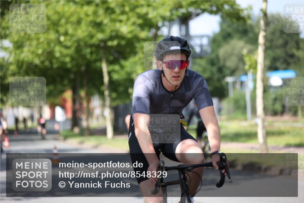 10.08.2025 - GEWOBA Citytriathlon Bremen Yannick Fuchs http://msf.ph/oto/8548329 10.08.2025 12:13:45 Radfahren 552, 568, 590, 612, 621, 649, 664, 733, 770, 776, 823, 863, 916, 1017 meine-sportfotos.de