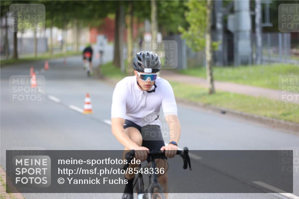 10.08.2025 - GEWOBA Citytriathlon Bremen Yannick Fuchs http://msf.ph/oto/8548336 10.08.2025 13:12:51 Radfahren 575, 582, 895, 902, 1028, 1035 meine-sportfotos.de
