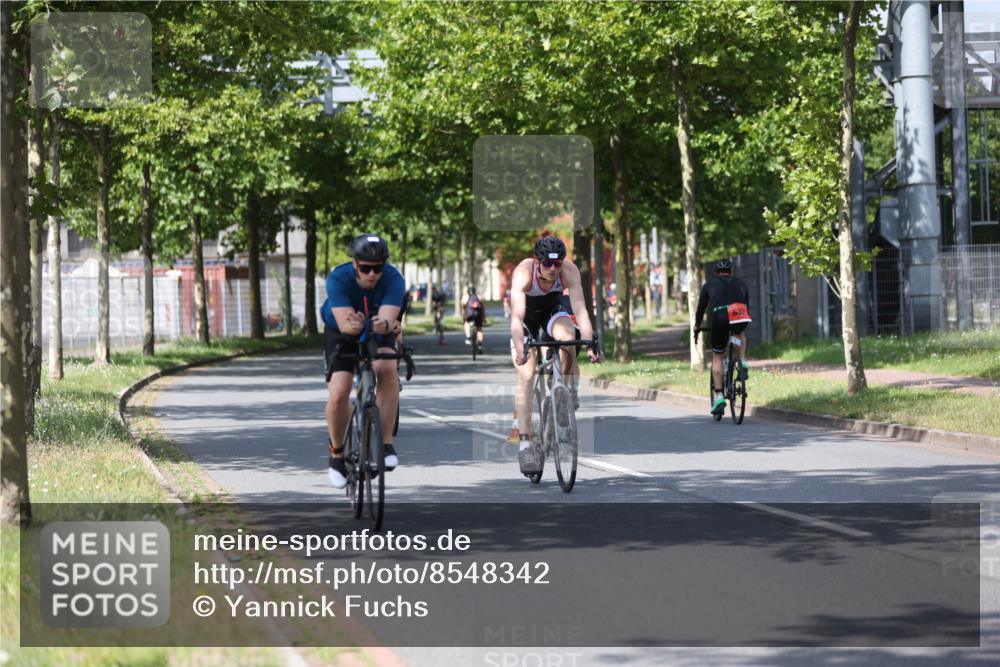 10.08.2025 - GEWOBA Citytriathlon Bremen Yannick Fuchs http://msf.ph/oto/8548342 10.08.2025 12:13:46 Radfahren 552, 568, 590, 612, 621, 649, 664, 733, 770, 776, 823, 863, 916, 1017 meine-sportfotos.de