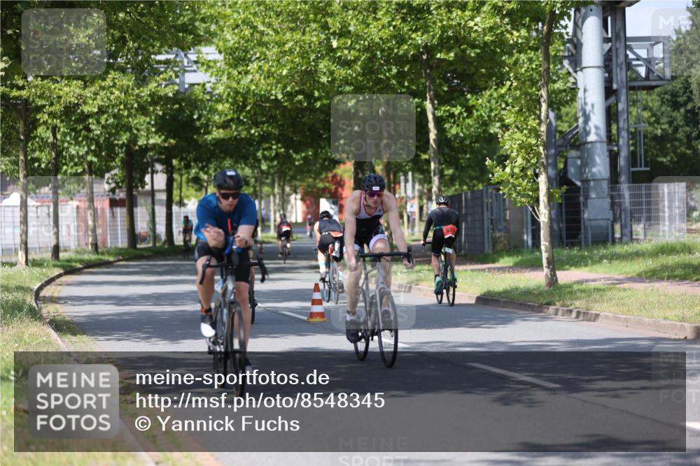10.08.2025 - GEWOBA Citytriathlon Bremen Yannick Fuchs http://msf.ph/oto/8548345 10.08.2025 12:13:46 Radfahren 552, 568, 590, 612, 621, 649, 664, 733, 770, 776, 823, 863, 916, 1017 meine-sportfotos.de