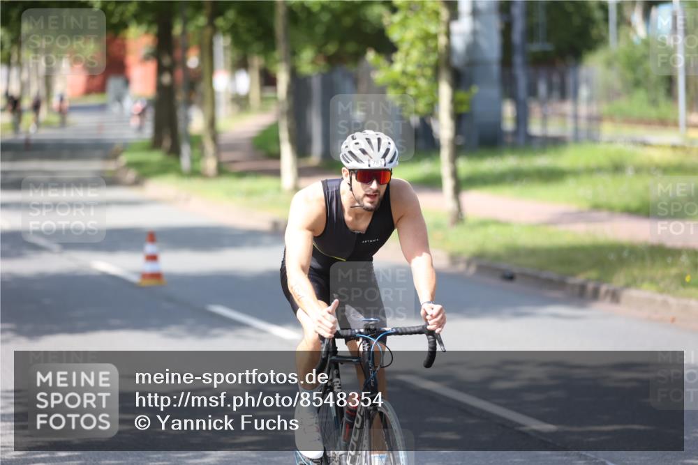 10.08.2025 - GEWOBA Citytriathlon Bremen Yannick Fuchs http://msf.ph/oto/8548354 10.08.2025 13:13:36 Radfahren 742, 781, 784, 790, 905, 982, 1015, 1033, 1039 meine-sportfotos.de