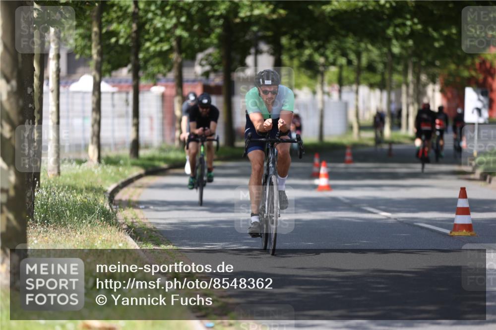 10.08.2025 - GEWOBA Citytriathlon Bremen Yannick Fuchs http://msf.ph/oto/8548362 10.08.2025 12:13:52 Radfahren 568, 590, 621, 664, 733, 776, 823, 863, 873, 950, 951, 1017 meine-sportfotos.de