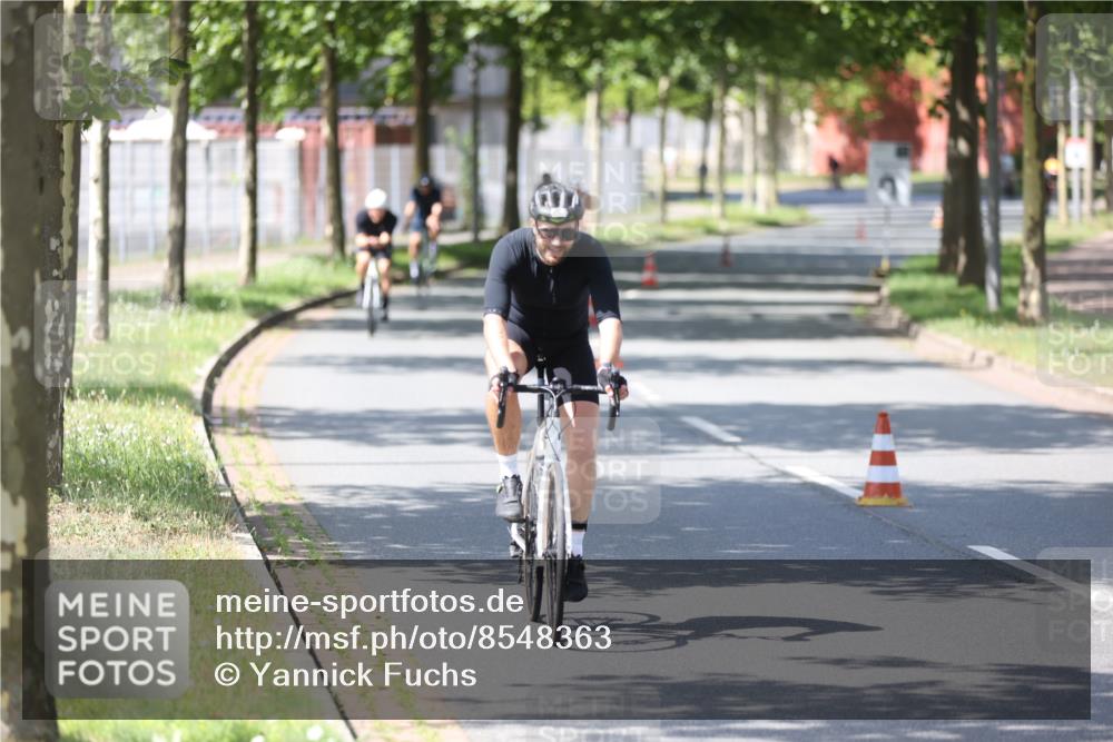 10.08.2025 - GEWOBA Citytriathlon Bremen Yannick Fuchs http://msf.ph/oto/8548363 10.08.2025 13:13:40 Radfahren 742, 781, 784, 790, 905, 982, 1015, 1033 meine-sportfotos.de