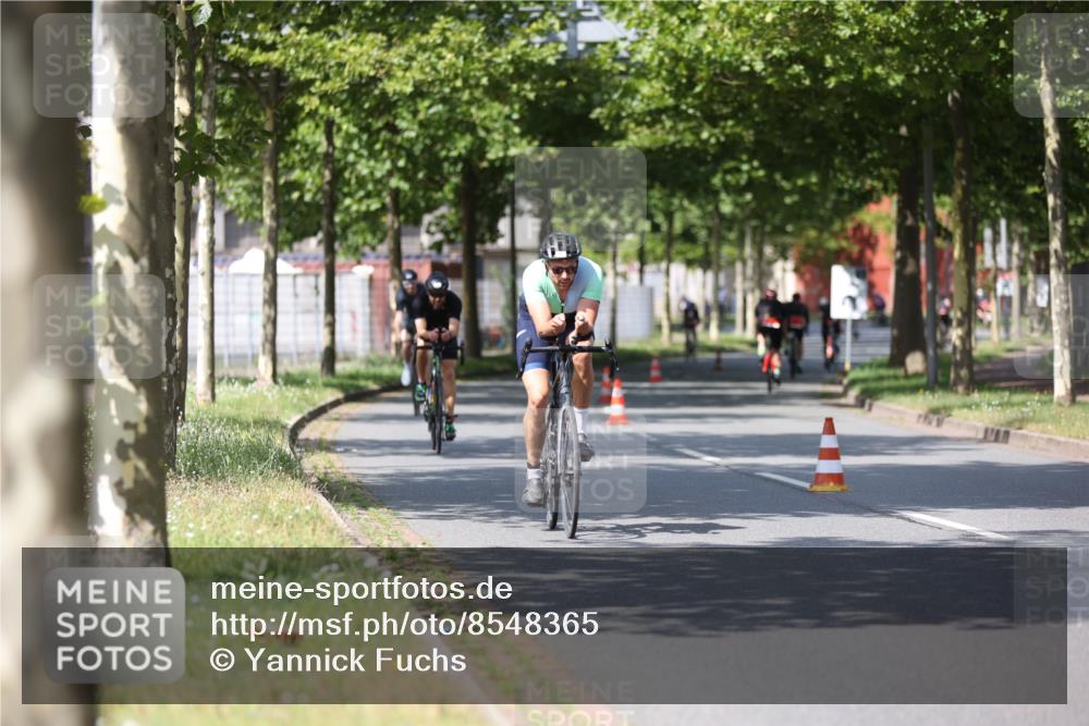 10.08.2025 - GEWOBA Citytriathlon Bremen Yannick Fuchs http://msf.ph/oto/8548365 10.08.2025 12:13:52 Radfahren 568, 590, 621, 664, 733, 776, 823, 863, 873, 950, 951, 1017 meine-sportfotos.de