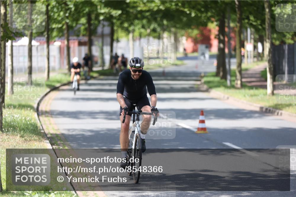 10.08.2025 - GEWOBA Citytriathlon Bremen Yannick Fuchs http://msf.ph/oto/8548366 10.08.2025 13:13:40 Radfahren 742, 781, 784, 790, 905, 982, 1015, 1033 meine-sportfotos.de