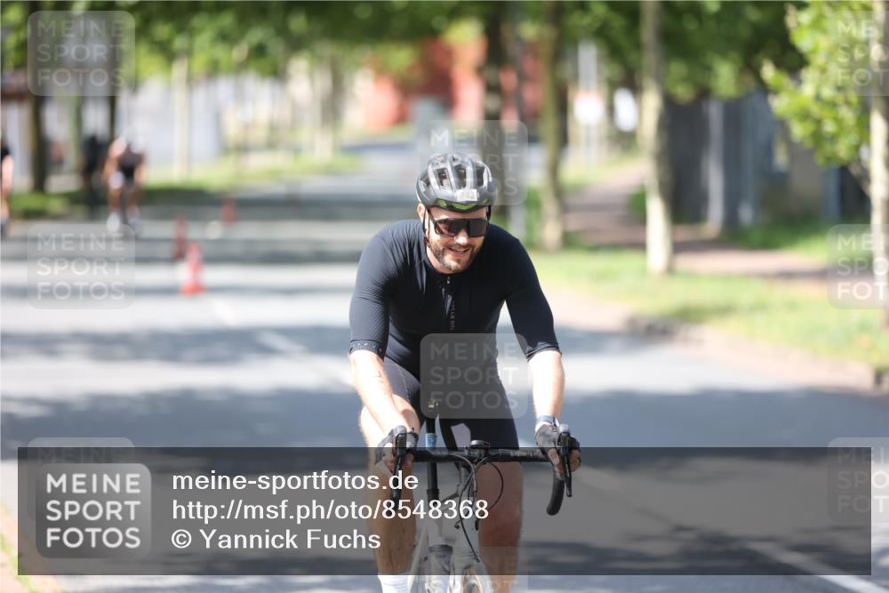 10.08.2025 - GEWOBA Citytriathlon Bremen Yannick Fuchs http://msf.ph/oto/8548368 10.08.2025 13:13:41 Radfahren 742, 781, 784, 790, 905, 982, 1015, 1033 meine-sportfotos.de