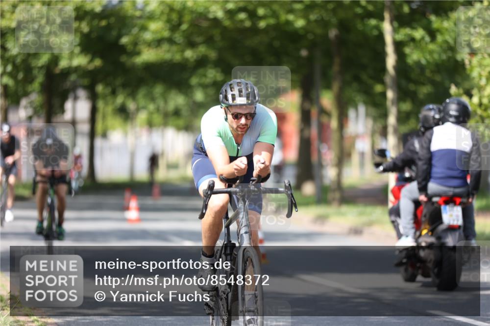 10.08.2025 - GEWOBA Citytriathlon Bremen Yannick Fuchs http://msf.ph/oto/8548372 10.08.2025 12:13:53 Radfahren 568, 590, 621, 664, 733, 776, 823, 863, 873, 950, 951, 1017 meine-sportfotos.de