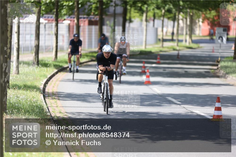 10.08.2025 - GEWOBA Citytriathlon Bremen Yannick Fuchs http://msf.ph/oto/8548374 10.08.2025 13:13:43 Radfahren 742, 781, 784, 790, 905, 982, 1015, 1033 meine-sportfotos.de