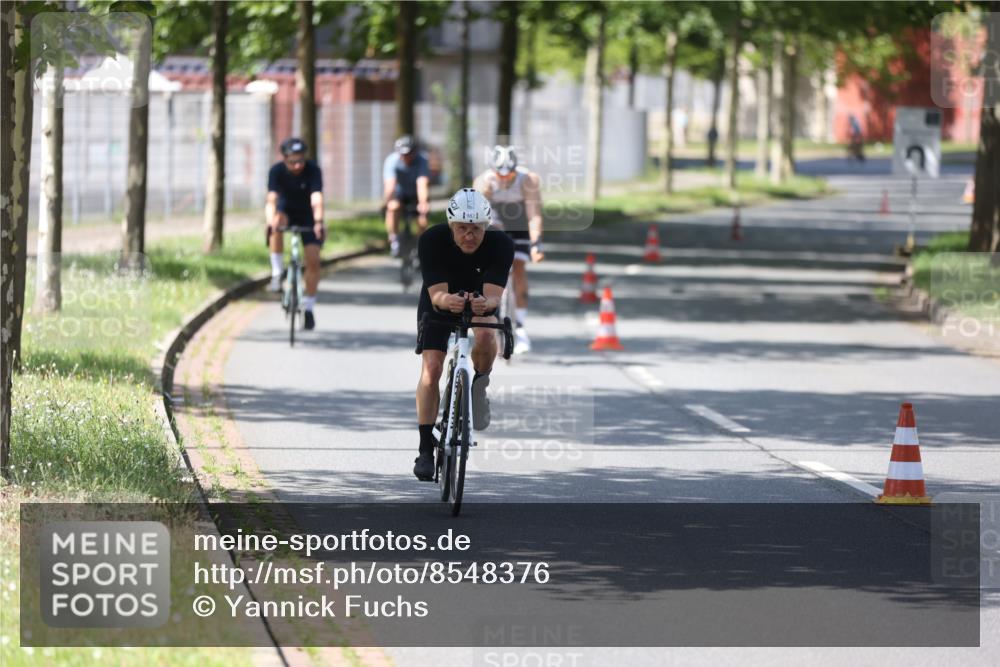 10.08.2025 - GEWOBA Citytriathlon Bremen Yannick Fuchs http://msf.ph/oto/8548376 10.08.2025 13:13:43 Radfahren 742, 781, 784, 790, 905, 982, 1015, 1033 meine-sportfotos.de