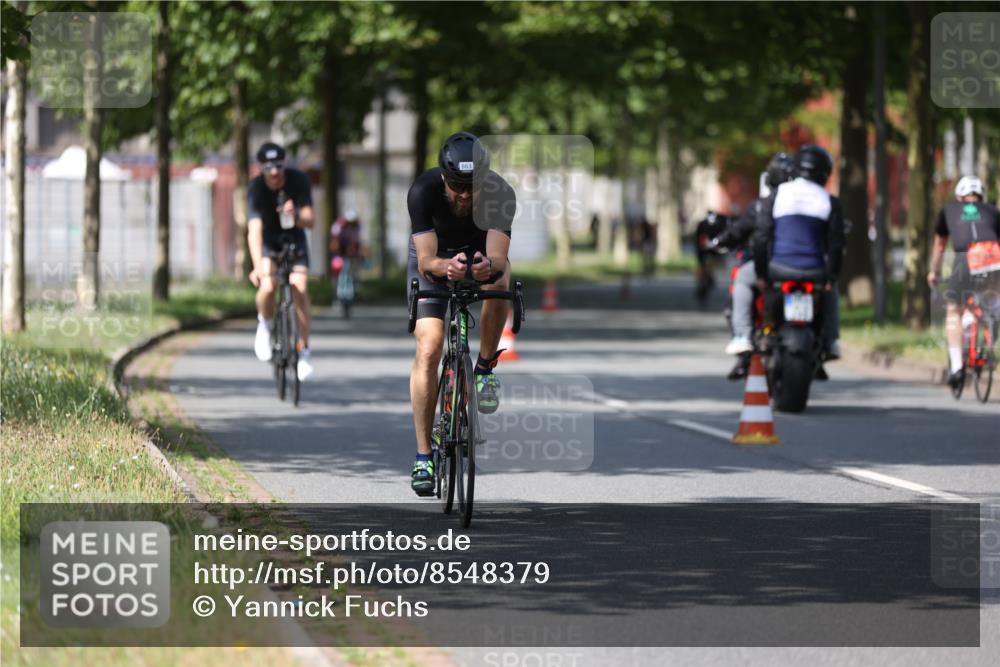 10.08.2025 - GEWOBA Citytriathlon Bremen Yannick Fuchs http://msf.ph/oto/8548379 10.08.2025 12:13:54 Radfahren 568, 590, 621, 689, 733, 776, 823, 863, 873, 950, 951, 1017 meine-sportfotos.de