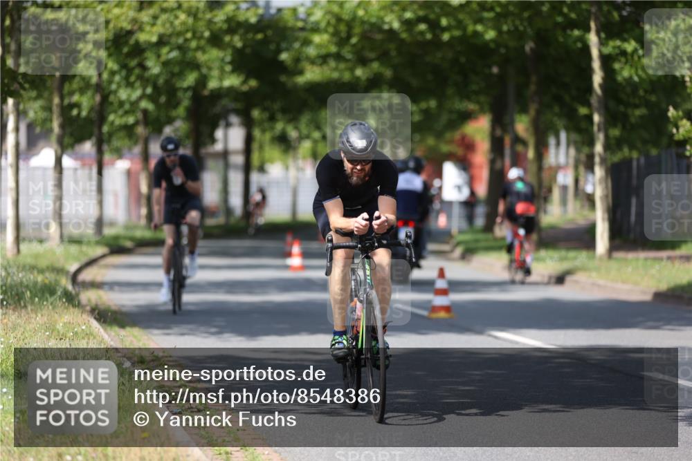 10.08.2025 - GEWOBA Citytriathlon Bremen Yannick Fuchs http://msf.ph/oto/8548386 10.08.2025 12:13:54 Radfahren 568, 590, 621, 689, 733, 776, 823, 863, 873, 950, 951, 1017 meine-sportfotos.de