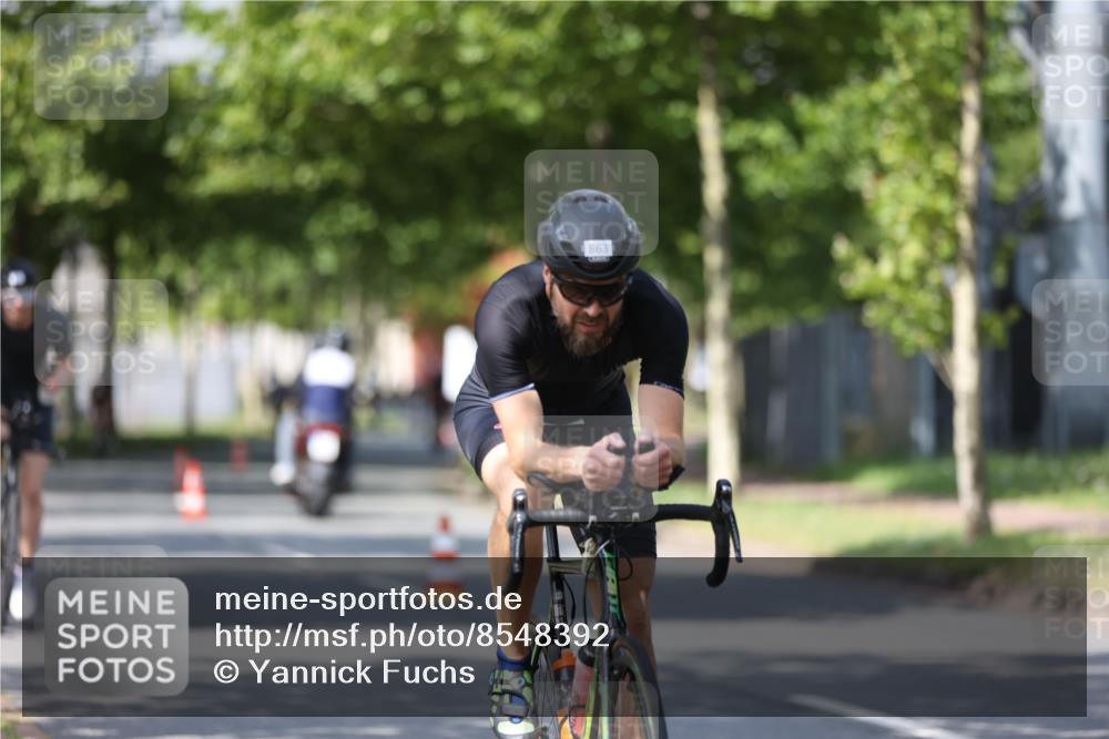 10.08.2025 - GEWOBA Citytriathlon Bremen Yannick Fuchs http://msf.ph/oto/8548392 10.08.2025 12:13:55 Radfahren 568, 590, 621, 689, 733, 776, 823, 863, 873, 950, 951, 1017 meine-sportfotos.de