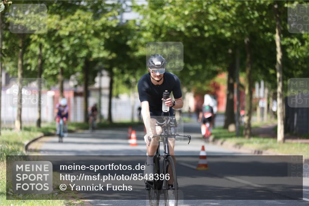 10.08.2025 - GEWOBA Citytriathlon Bremen Yannick Fuchs http://msf.ph/oto/8548396 10.08.2025 12:13:56 Radfahren 568, 587, 590, 615, 621, 689, 733, 776, 823, 863, 873, 950, 951 meine-sportfotos.de