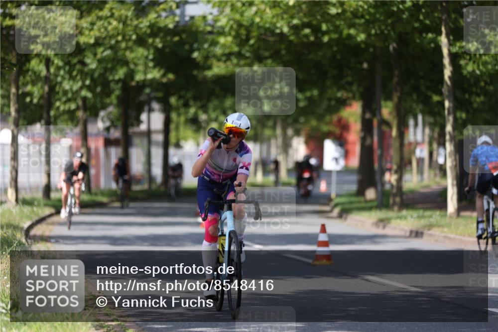 10.08.2025 - GEWOBA Citytriathlon Bremen Yannick Fuchs http://msf.ph/oto/8548416 10.08.2025 12:13:59 Radfahren 568, 587, 590, 615, 621, 689, 733, 776, 863, 873, 950, 951 meine-sportfotos.de