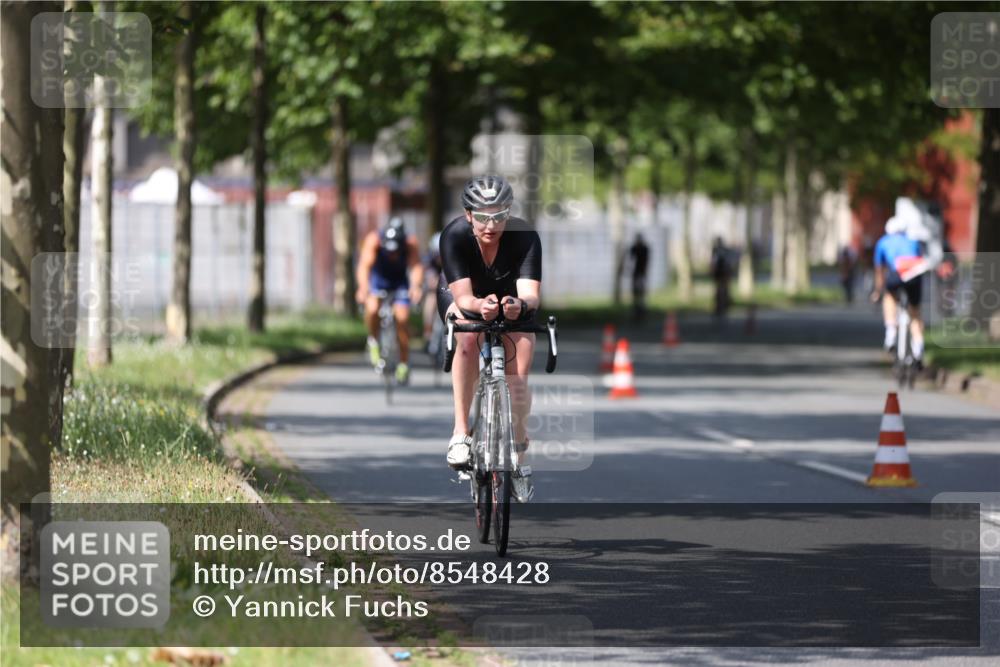 10.08.2025 - GEWOBA Citytriathlon Bremen Yannick Fuchs http://msf.ph/oto/8548428 10.08.2025 12:14:01 Radfahren 568, 587, 590, 615, 621, 689, 733, 788, 863, 873, 950, 951, 1030 meine-sportfotos.de