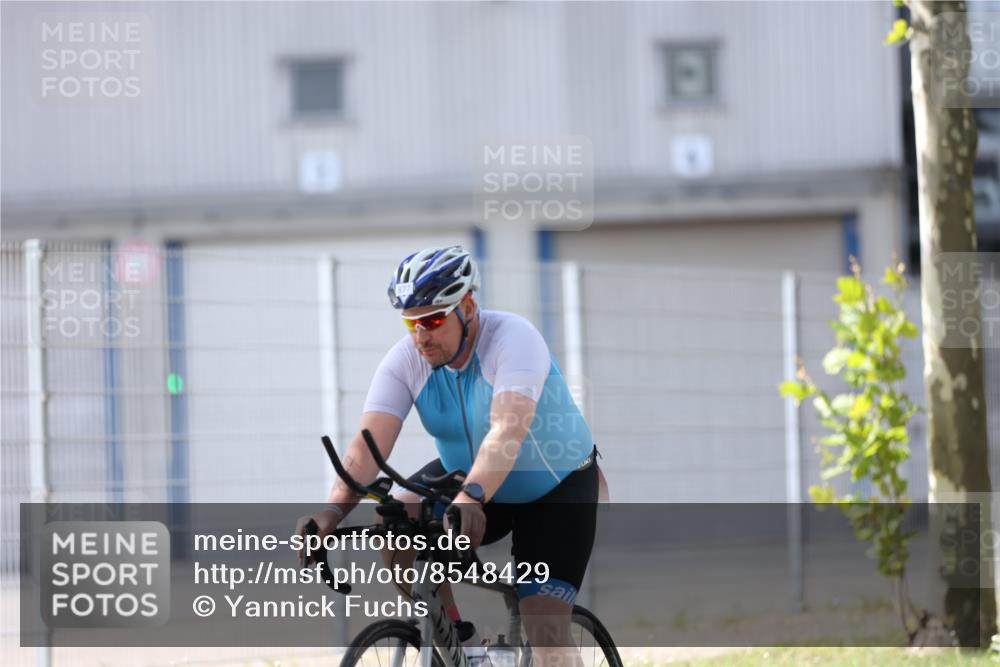10.08.2025 - GEWOBA Citytriathlon Bremen Yannick Fuchs http://msf.ph/oto/8548429 10.08.2025 13:14:45 Radfahren 772, 877 meine-sportfotos.de