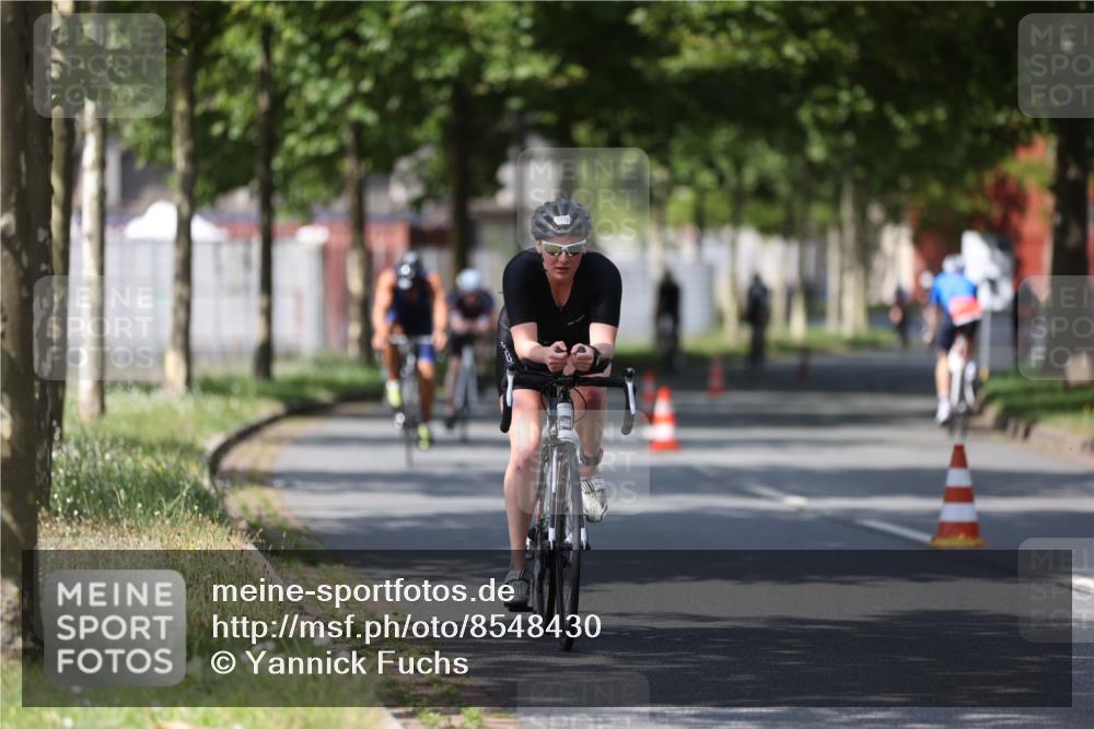 10.08.2025 - GEWOBA Citytriathlon Bremen Yannick Fuchs http://msf.ph/oto/8548430 10.08.2025 12:14:01 Radfahren 568, 587, 590, 615, 621, 689, 733, 788, 863, 873, 950, 951, 1030 meine-sportfotos.de