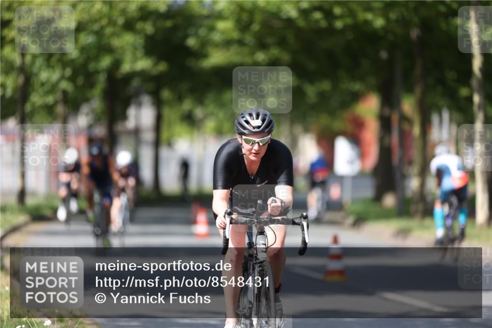 10.08.2025 - GEWOBA Citytriathlon Bremen Yannick Fuchs http://msf.ph/oto/8548431 10.08.2025 12:14:02 Radfahren 568, 587, 590, 615, 616, 689, 733, 788, 863, 873, 950, 951, 1030 meine-sportfotos.de