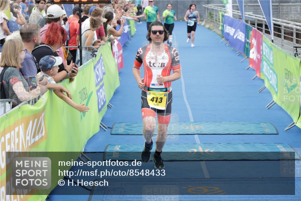 10.08.2025 - GEWOBA Citytriathlon Bremen H.Heesch http://msf.ph/oto/8548433 10.08.2025 11:34:19 Ziel 231, 413 meine-sportfotos.de