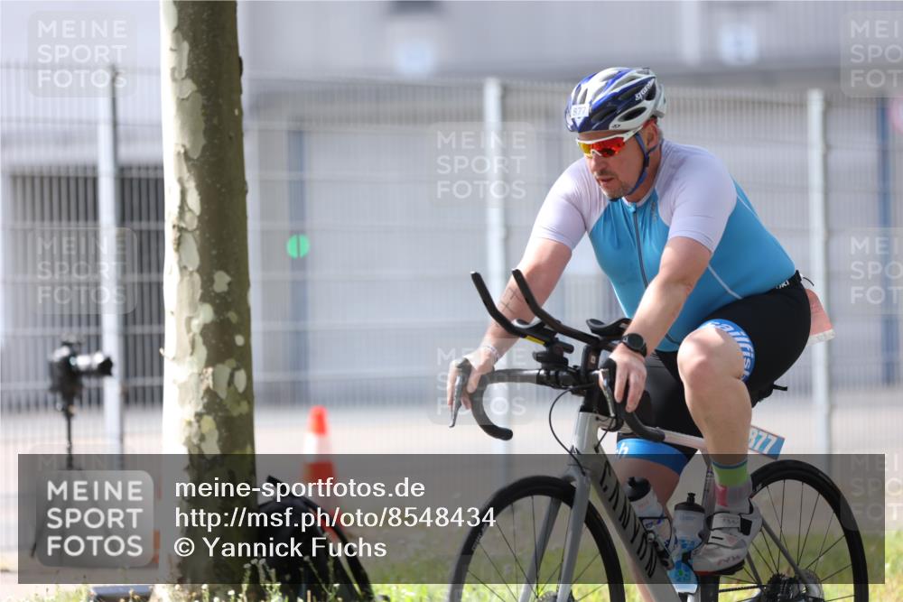 10.08.2025 - GEWOBA Citytriathlon Bremen Yannick Fuchs http://msf.ph/oto/8548434 10.08.2025 13:14:45 Radfahren 772, 877 meine-sportfotos.de