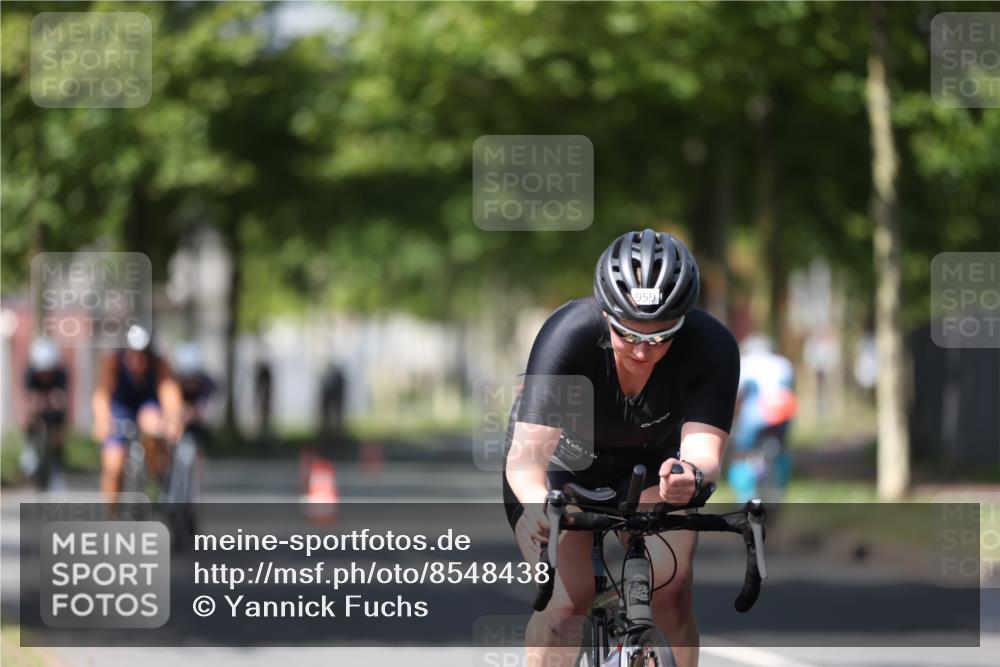 10.08.2025 - GEWOBA Citytriathlon Bremen Yannick Fuchs http://msf.ph/oto/8548438 10.08.2025 12:14:02 Radfahren 568, 587, 590, 615, 616, 689, 733, 788, 863, 873, 950, 951, 1030 meine-sportfotos.de