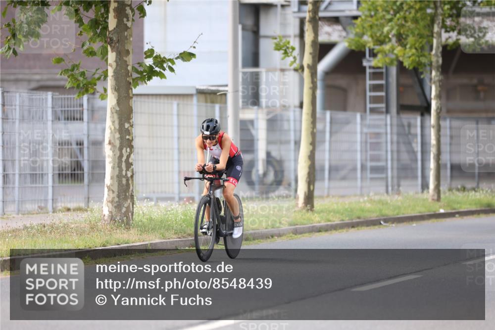 10.08.2025 - GEWOBA Citytriathlon Bremen Yannick Fuchs http://msf.ph/oto/8548439 10.08.2025 13:15:04 Radfahren 765, 826, 913 meine-sportfotos.de