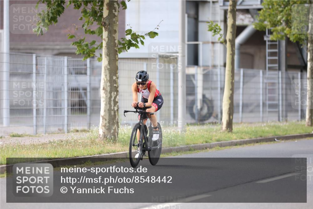 10.08.2025 - GEWOBA Citytriathlon Bremen Yannick Fuchs http://msf.ph/oto/8548442 10.08.2025 13:15:04 Radfahren 765, 826, 913 meine-sportfotos.de