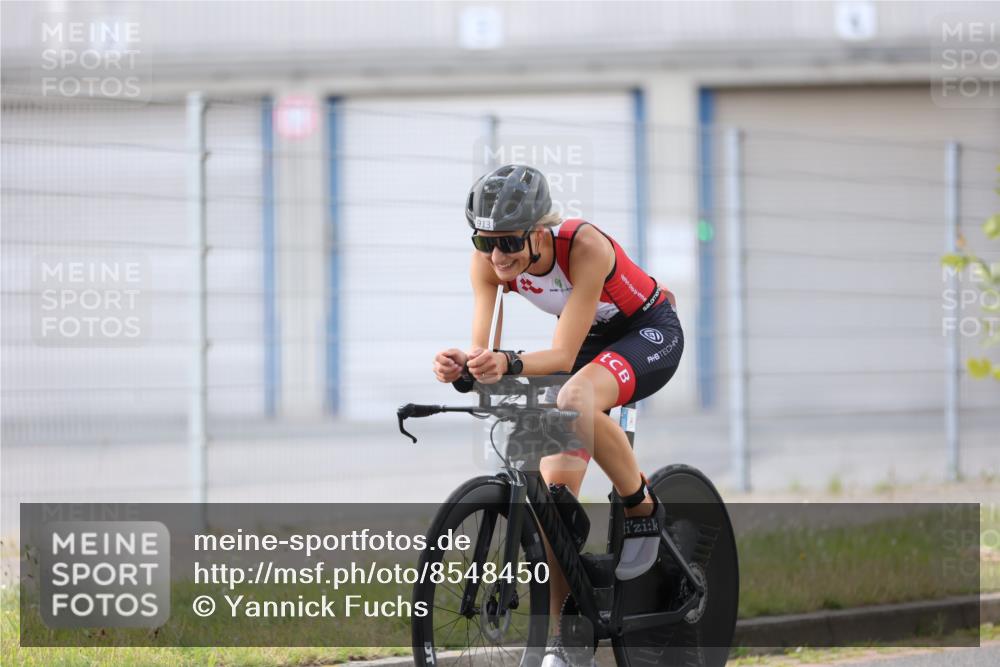 10.08.2025 - GEWOBA Citytriathlon Bremen Yannick Fuchs http://msf.ph/oto/8548450 10.08.2025 13:15:05 Radfahren 765, 826, 913 meine-sportfotos.de