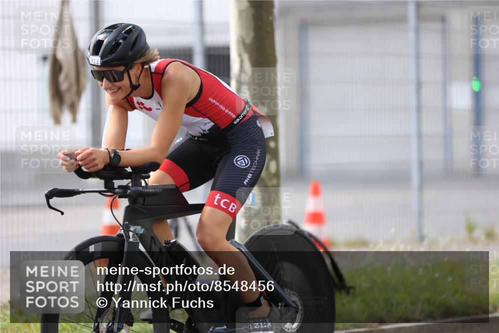 10.08.2025 - GEWOBA Citytriathlon Bremen Yannick Fuchs http://msf.ph/oto/8548456 10.08.2025 13:15:06 Radfahren 765, 826, 913 meine-sportfotos.de