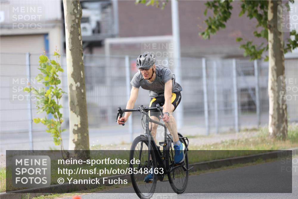 10.08.2025 - GEWOBA Citytriathlon Bremen Yannick Fuchs http://msf.ph/oto/8548463 10.08.2025 13:15:12 Radfahren 736, 765, 826, 913, 969 meine-sportfotos.de