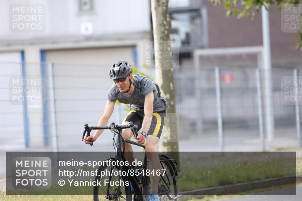 10.08.2025 - GEWOBA Citytriathlon Bremen Yannick Fuchs http://msf.ph/oto/8548467 10.08.2025 13:15:12 Radfahren 736, 765, 826, 913, 969 meine-sportfotos.de