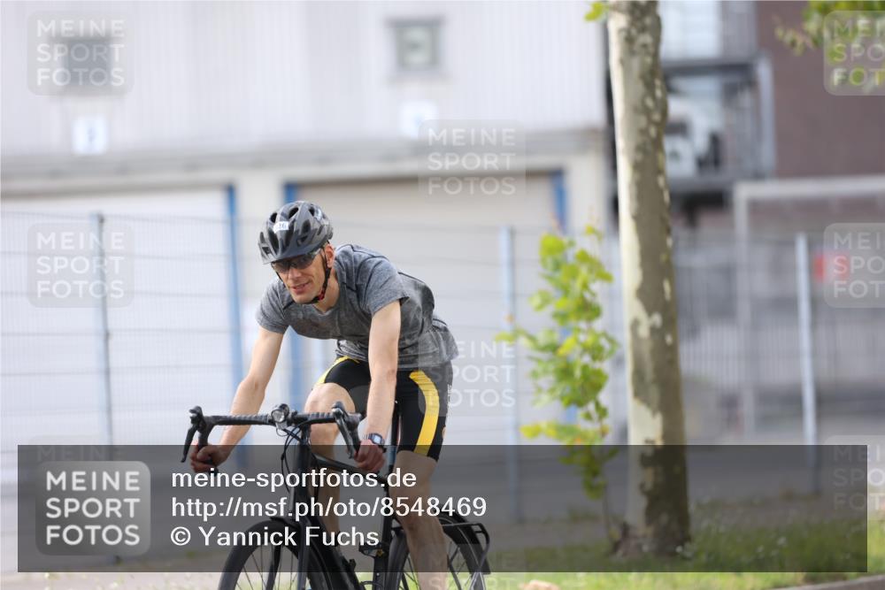 10.08.2025 - GEWOBA Citytriathlon Bremen Yannick Fuchs http://msf.ph/oto/8548469 10.08.2025 13:15:13 Radfahren 736, 765, 826, 913, 969 meine-sportfotos.de