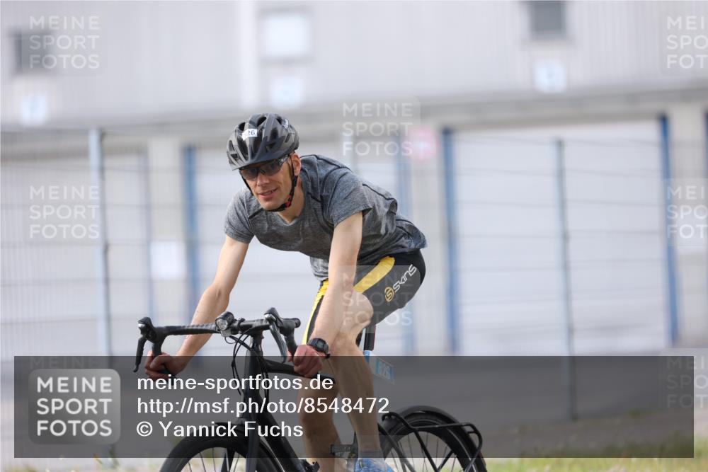 10.08.2025 - GEWOBA Citytriathlon Bremen Yannick Fuchs http://msf.ph/oto/8548472 10.08.2025 13:15:13 Radfahren 736, 765, 826, 913, 969 meine-sportfotos.de
