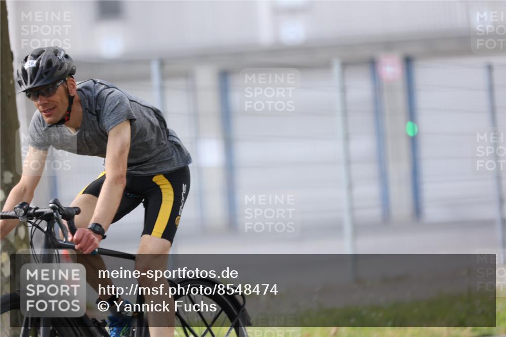 10.08.2025 - GEWOBA Citytriathlon Bremen Yannick Fuchs http://msf.ph/oto/8548474 10.08.2025 13:15:13 Radfahren 736, 765, 826, 913, 969 meine-sportfotos.de