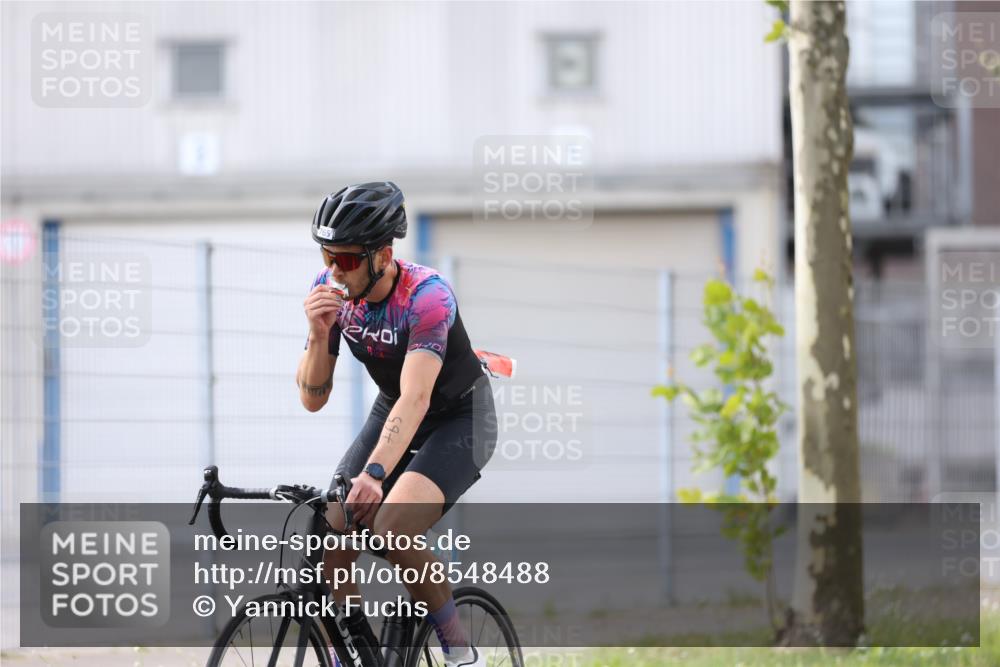 10.08.2025 - GEWOBA Citytriathlon Bremen Yannick Fuchs http://msf.ph/oto/8548488 10.08.2025 13:15:16 Radfahren 736, 749, 758, 765, 826, 913, 969 meine-sportfotos.de