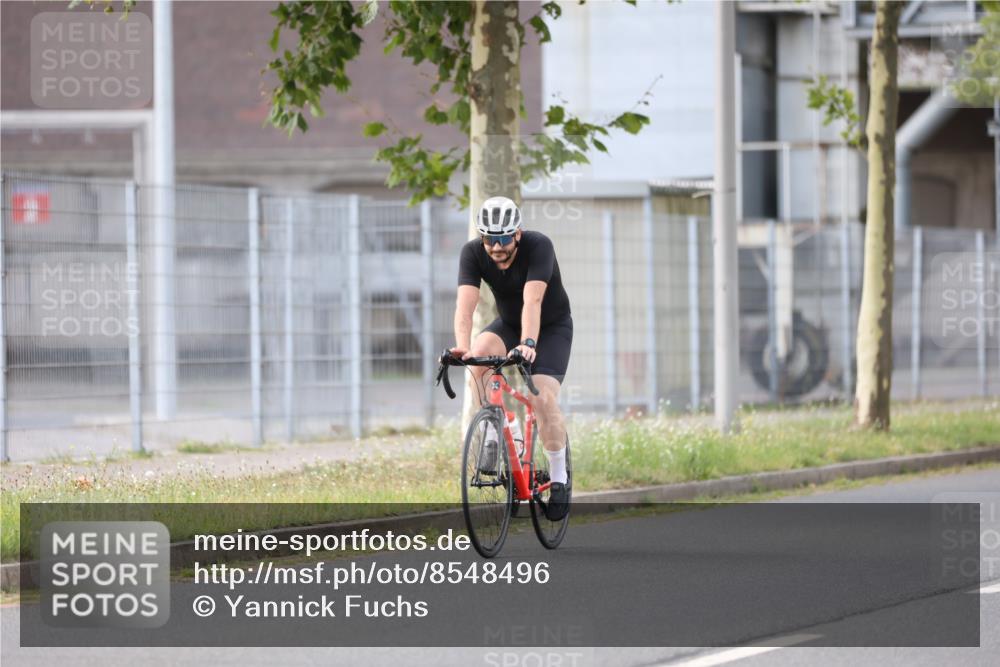 10.08.2025 - GEWOBA Citytriathlon Bremen Yannick Fuchs http://msf.ph/oto/8548496 10.08.2025 13:15:23 Radfahren 736, 749, 758, 765, 826, 940, 969 meine-sportfotos.de