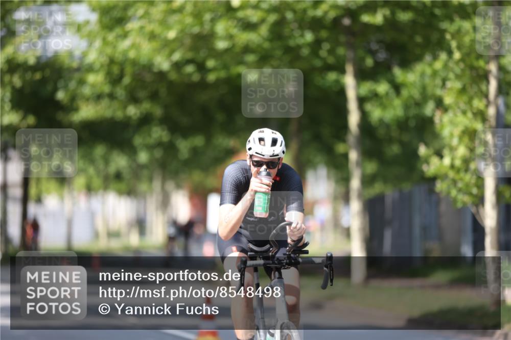 10.08.2025 - GEWOBA Citytriathlon Bremen Yannick Fuchs http://msf.ph/oto/8548498 10.08.2025 12:14:14 Radfahren 587, 615, 616, 630, 655, 689, 708, 788, 793, 801, 873, 888, 950, 1030 meine-sportfotos.de