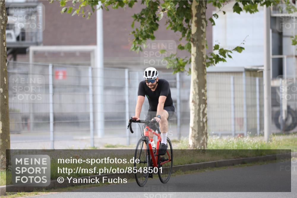 10.08.2025 - GEWOBA Citytriathlon Bremen Yannick Fuchs http://msf.ph/oto/8548501 10.08.2025 13:15:23 Radfahren 736, 749, 758, 765, 826, 940, 969 meine-sportfotos.de