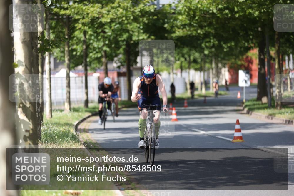 10.08.2025 - GEWOBA Citytriathlon Bremen Yannick Fuchs http://msf.ph/oto/8548509 10.08.2025 12:14:17 Radfahren 587, 615, 616, 630, 655, 681, 689, 708, 735, 788, 793, 801, 873, 888, 1030 meine-sportfotos.de