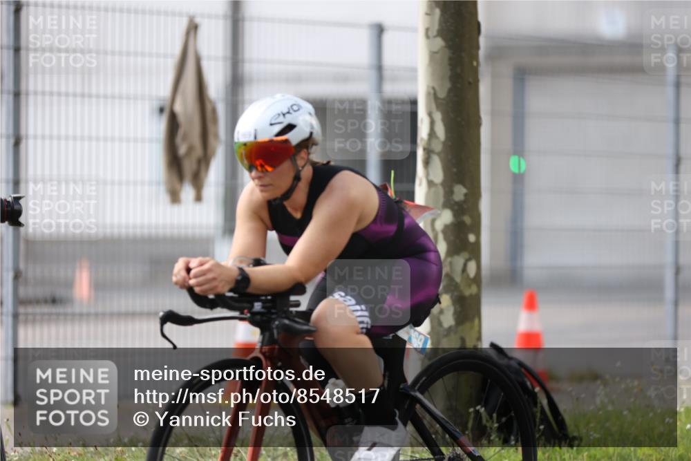 10.08.2025 - GEWOBA Citytriathlon Bremen Yannick Fuchs http://msf.ph/oto/8548517 10.08.2025 13:15:27 Radfahren 636, 736, 749, 758, 765, 940, 969, 1025 meine-sportfotos.de