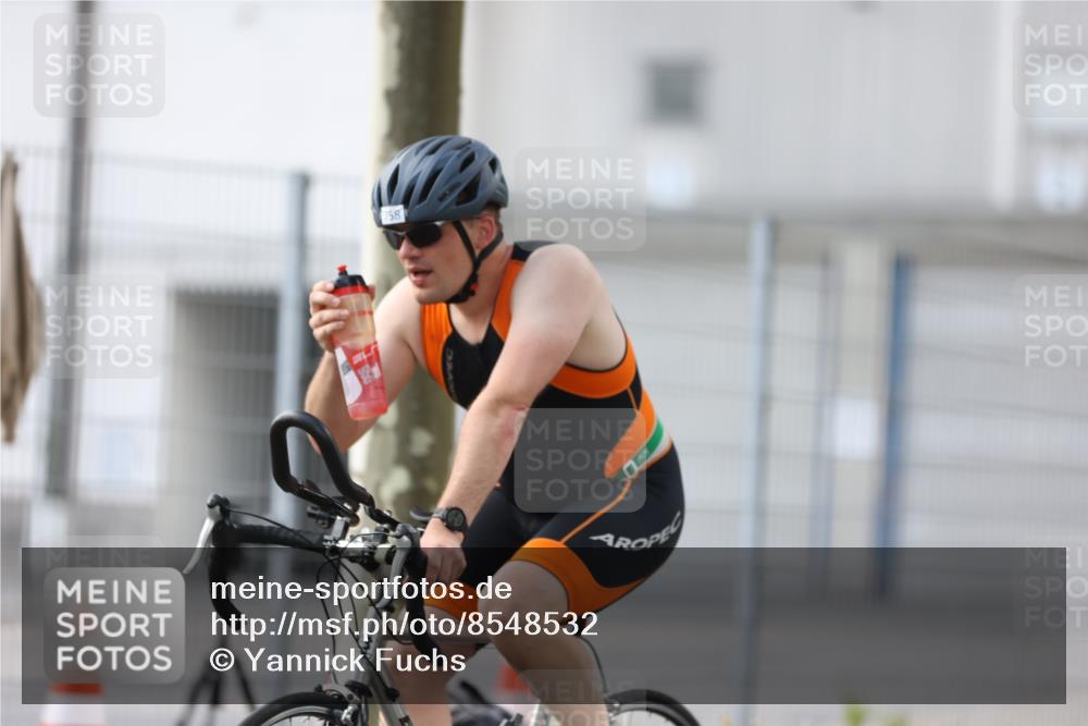 10.08.2025 - GEWOBA Citytriathlon Bremen Yannick Fuchs http://msf.ph/oto/8548532 10.08.2025 13:15:30 Radfahren 636, 736, 749, 758, 843, 940, 969, 1025 meine-sportfotos.de