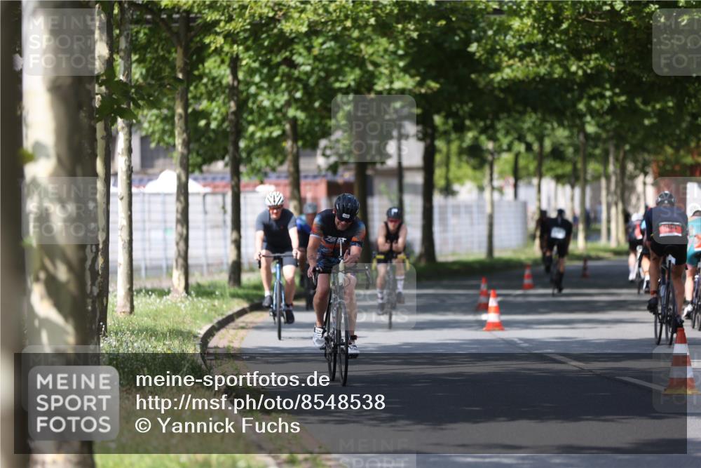 10.08.2025 - GEWOBA Citytriathlon Bremen Yannick Fuchs http://msf.ph/oto/8548538 10.08.2025 12:14:24 Radfahren 616, 630, 655, 681, 708, 735, 738, 788, 793, 801, 806, 888, 1030 meine-sportfotos.de